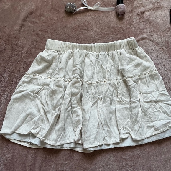 Cute Skirt! Very light and airy 🕊️ - Picture 1 of 2